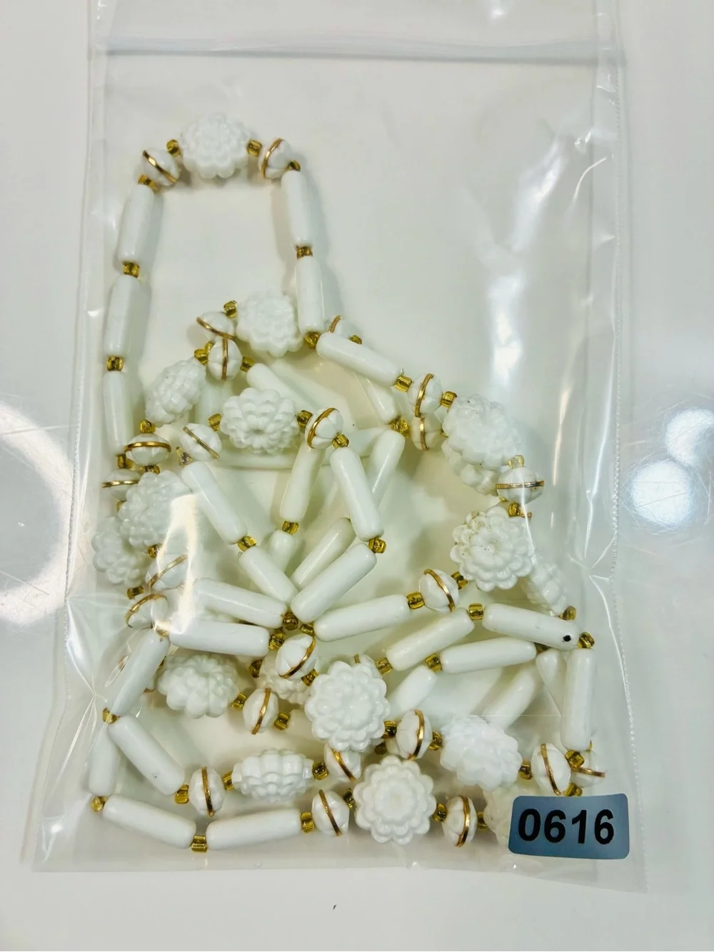 VTG Lucite Flapper Elegant White Beaded Long Easy Over The Head Necklace EUC